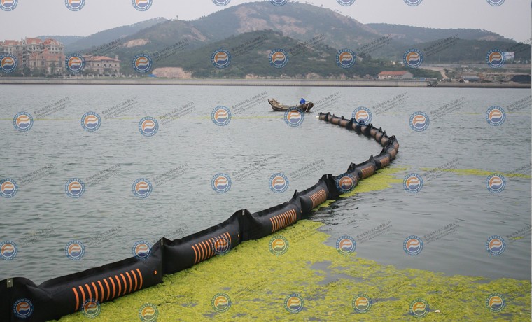 INFLATABLE RUBBER OIL BOOM