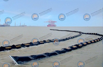 SOLID FLOAT RUBBER OIL CONTAINMENT BOOM