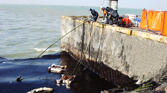 In 2013, Huahai participated in the treatment of crude oil after the explosion of Huangdao pipeline.