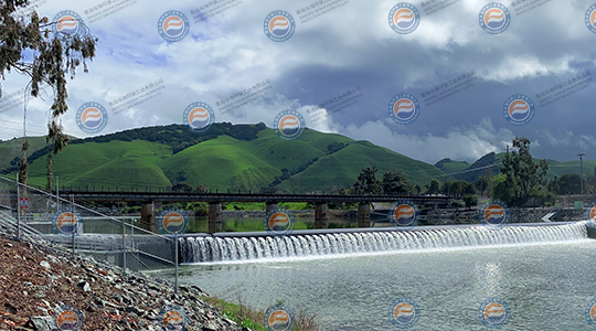 美国斜坡橡胶坝