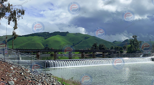 美国斜坡橡胶坝